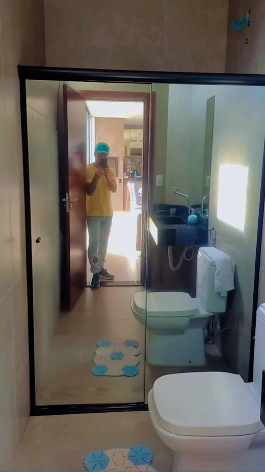 Box de banheiro com película